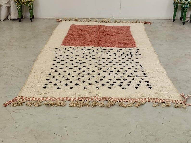 Traditional handmade Berber rug size 150 x 250 cm