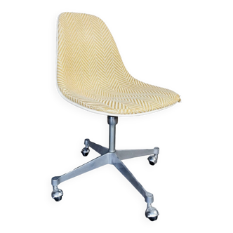 Chaise design C. Eames Mobilier international Paris 50
