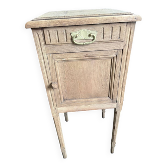 Table de chevet