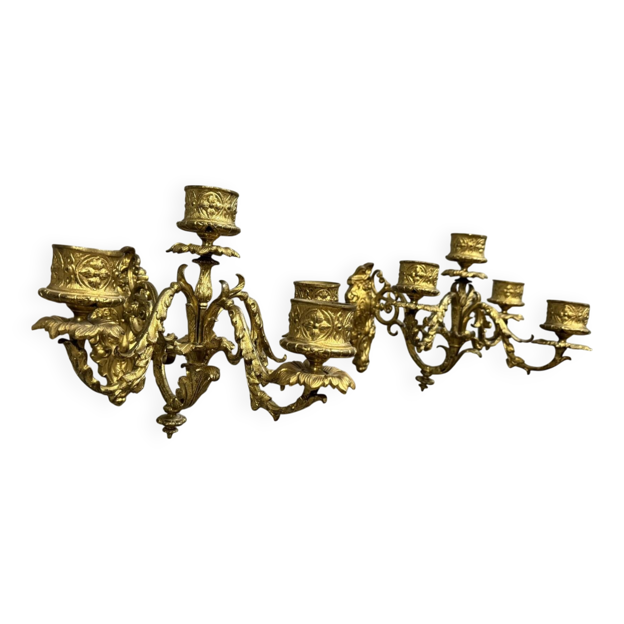 Important pair of Louis XV style bronze wall lights