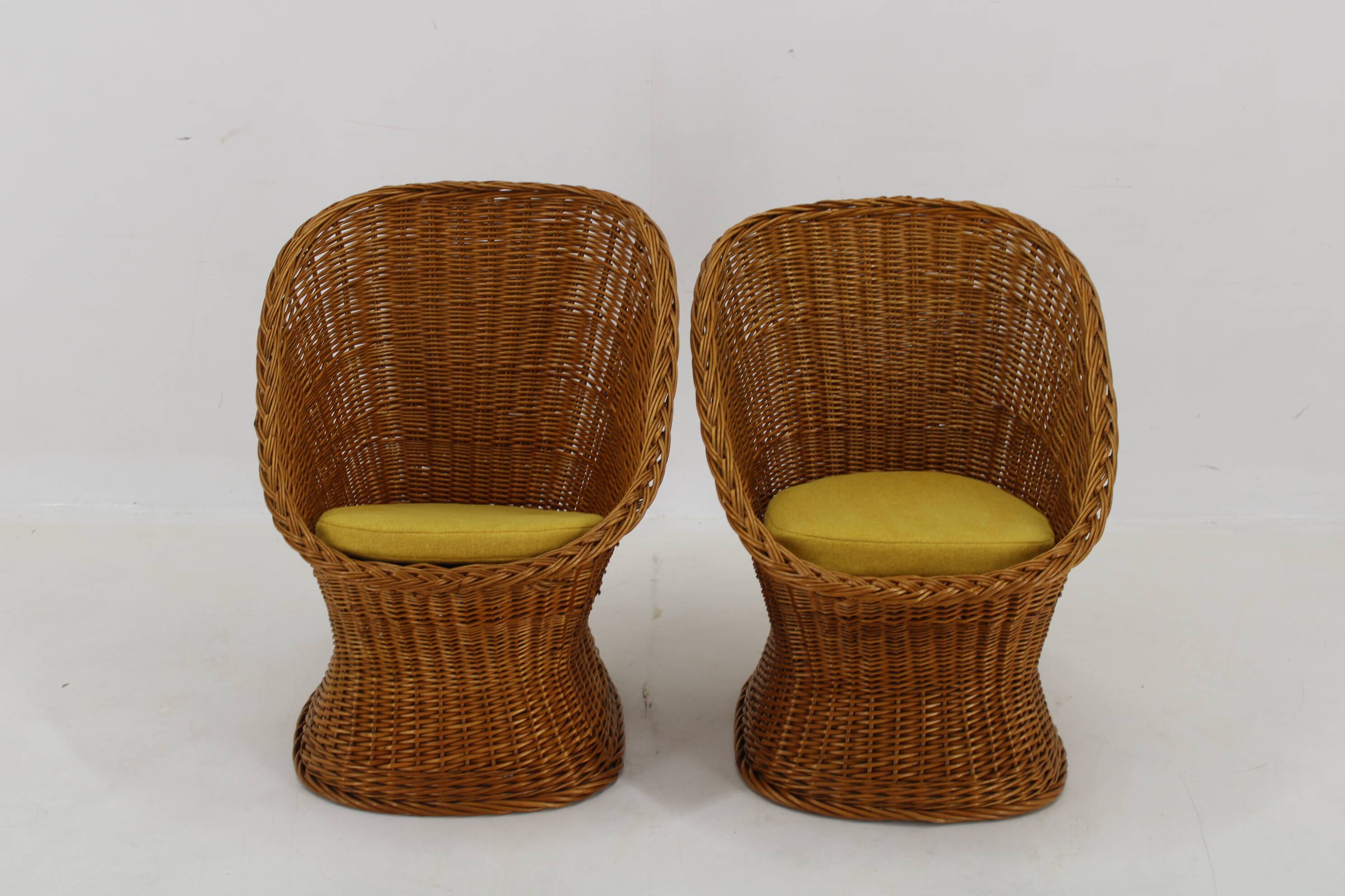 1960s Pair of Rattan Lounge Chairs , Italy