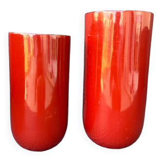 Vases rouges