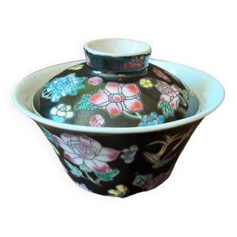 Chinese cup and lid
