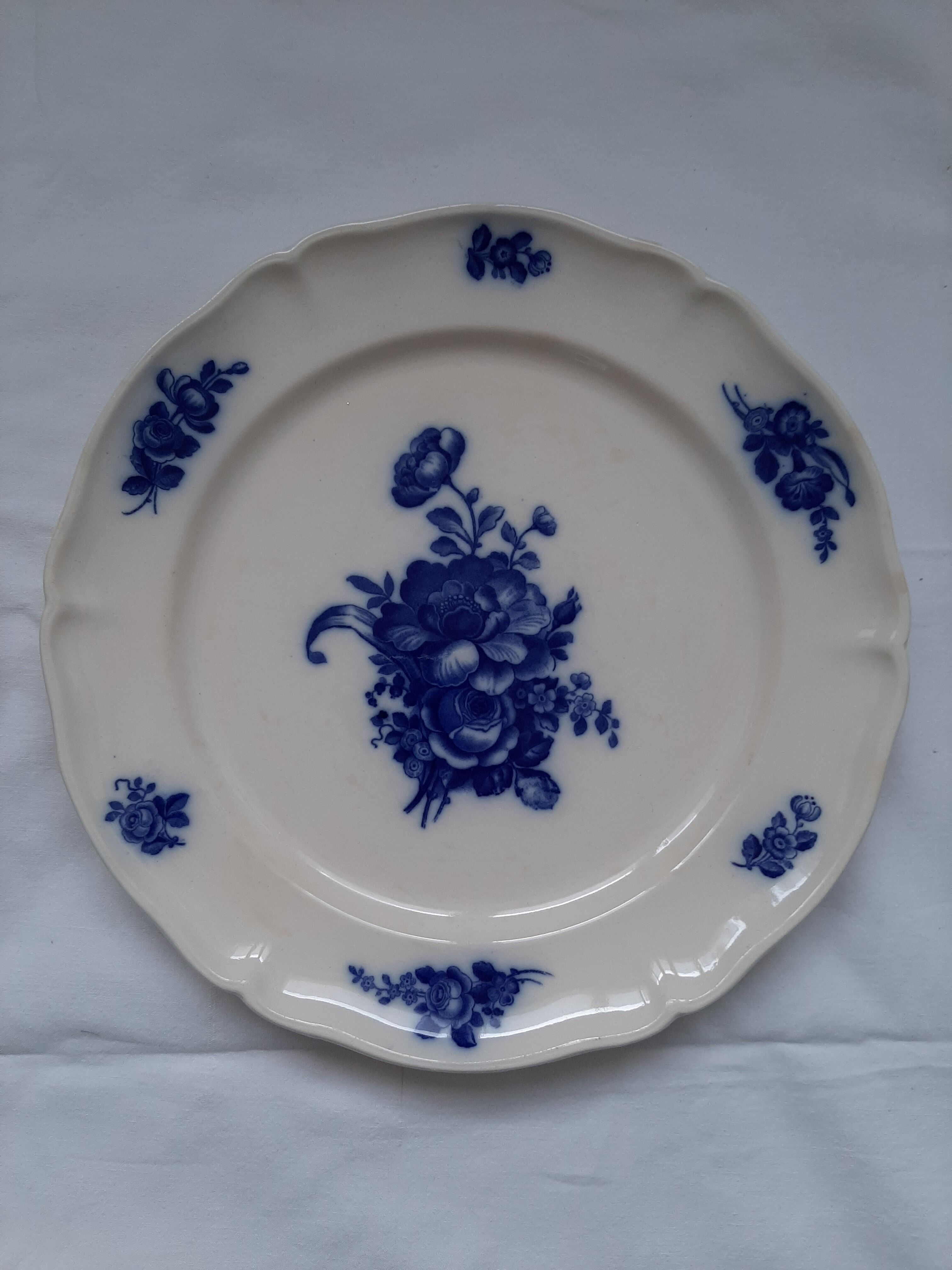 Old plates Mettlach Villeroy and Boch