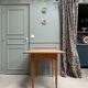 Bureau vintage aux pieds fuseaux, rénové