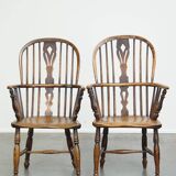 Set of 2 very charming antique English highback Windsor dining chairs