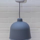 Suspension en composite bleu gris Muuto
