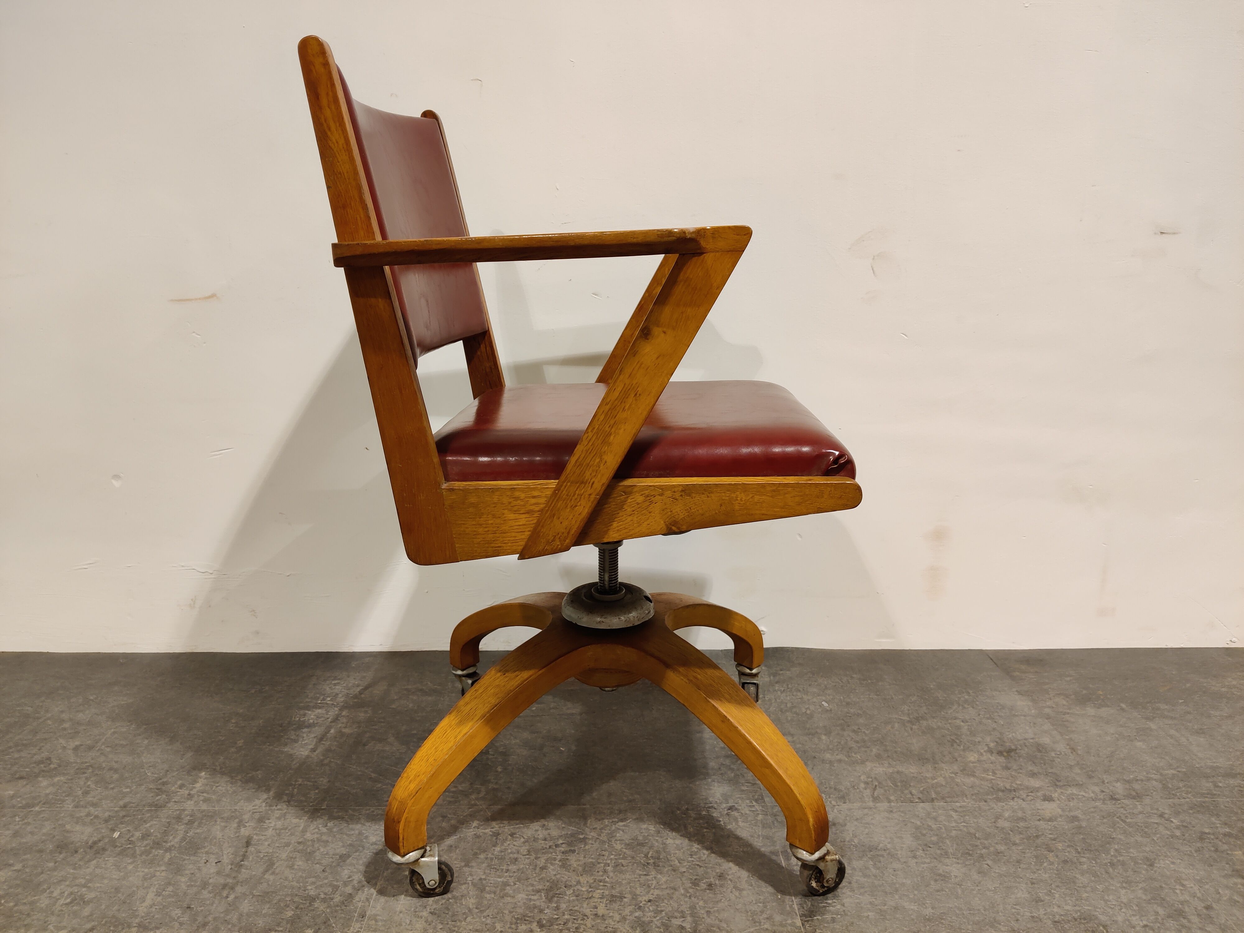 Chaise de bureau inclinable vintage Decoene, années 1950