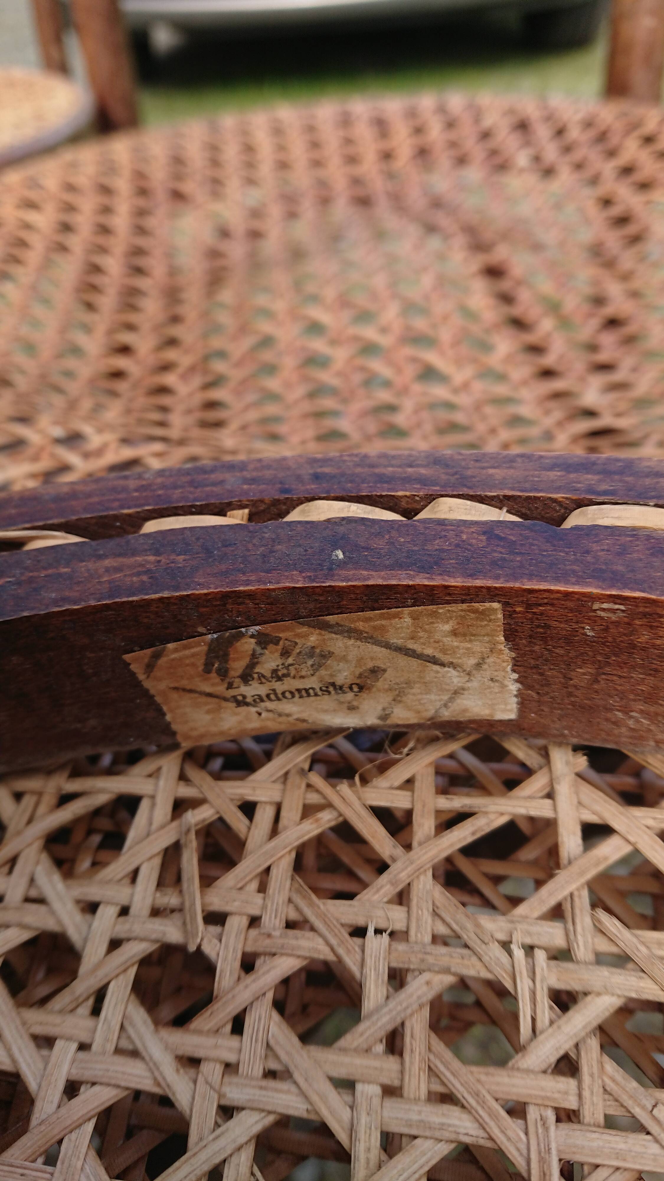 Suite 4 thonet chairs