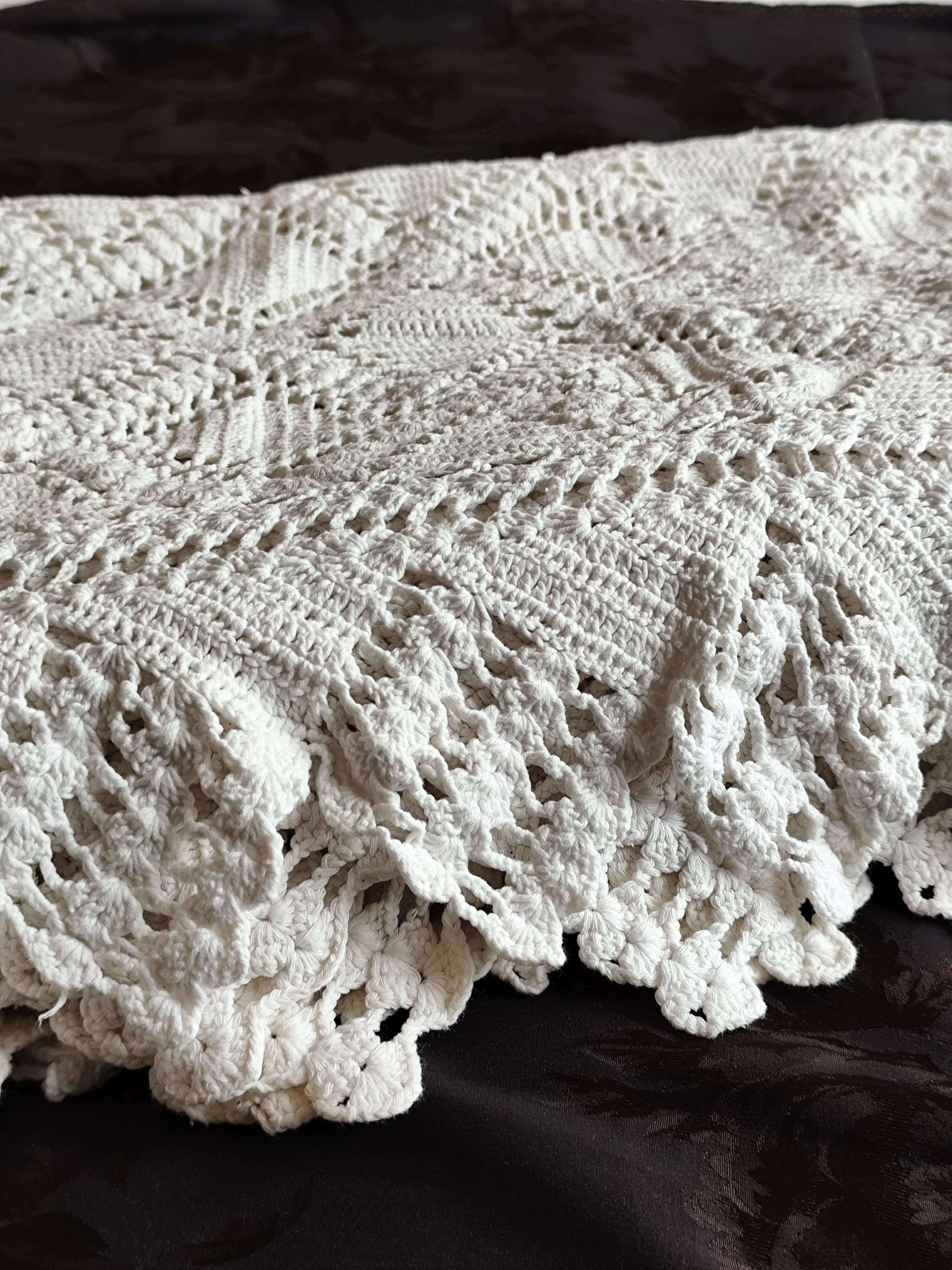 Dessus de lit en coton blanc -  jeté de canapé aux motifs géométriques