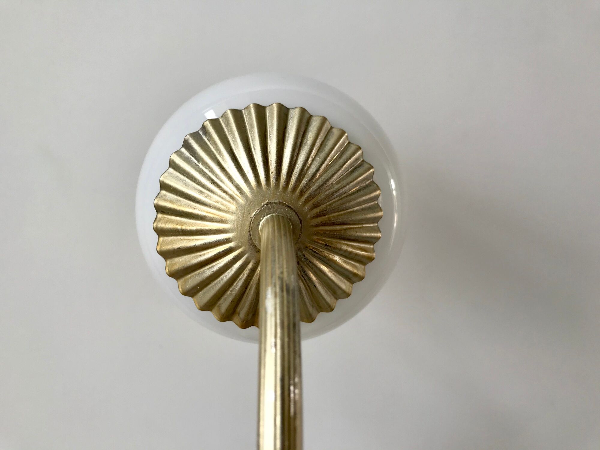 Duo of sconces in serrated opaline and golden steel 50s