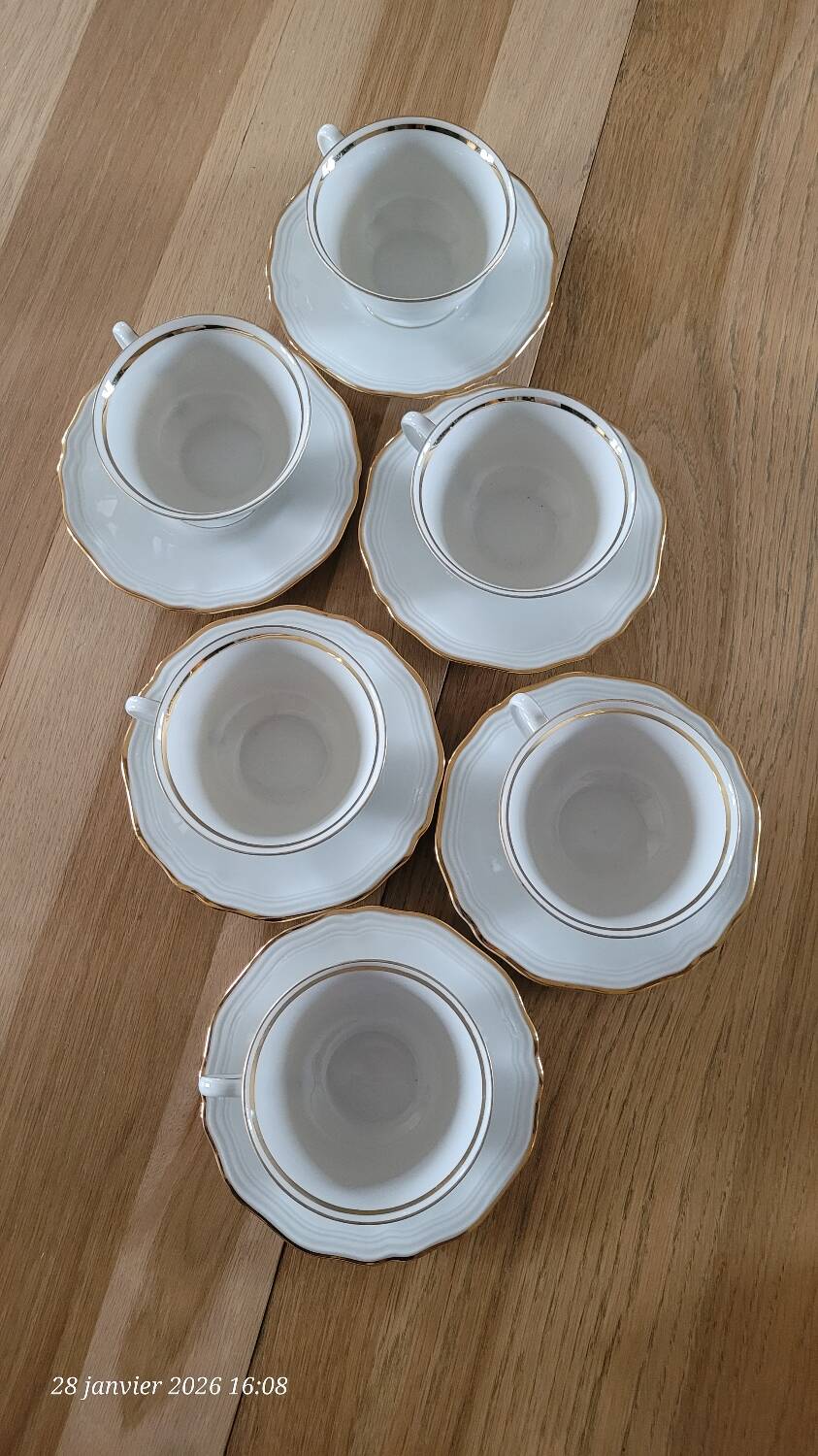 6 cups and saucers in Bavaria porcelain.