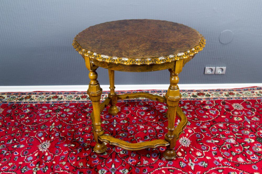 Table d’appoint ronde française en noyer de Burr, années 1920