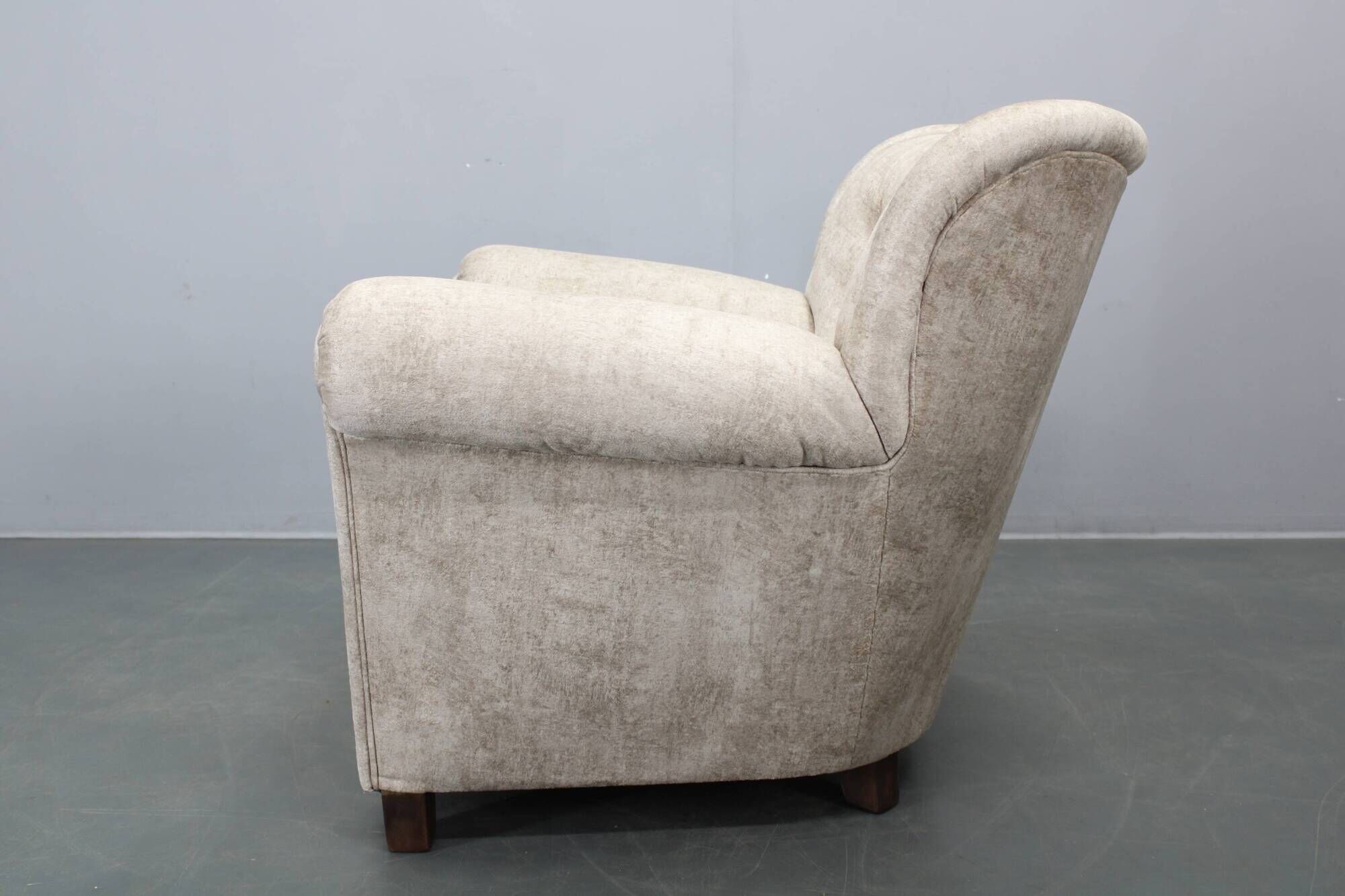 Pair of Art Deco club armchairs, Czechoslovakia, 1940s
