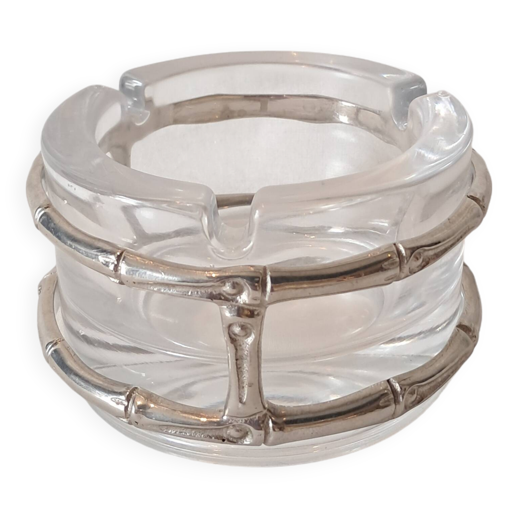 Cendrier En Verre Dans Un Support Faux Bambou Métallique
