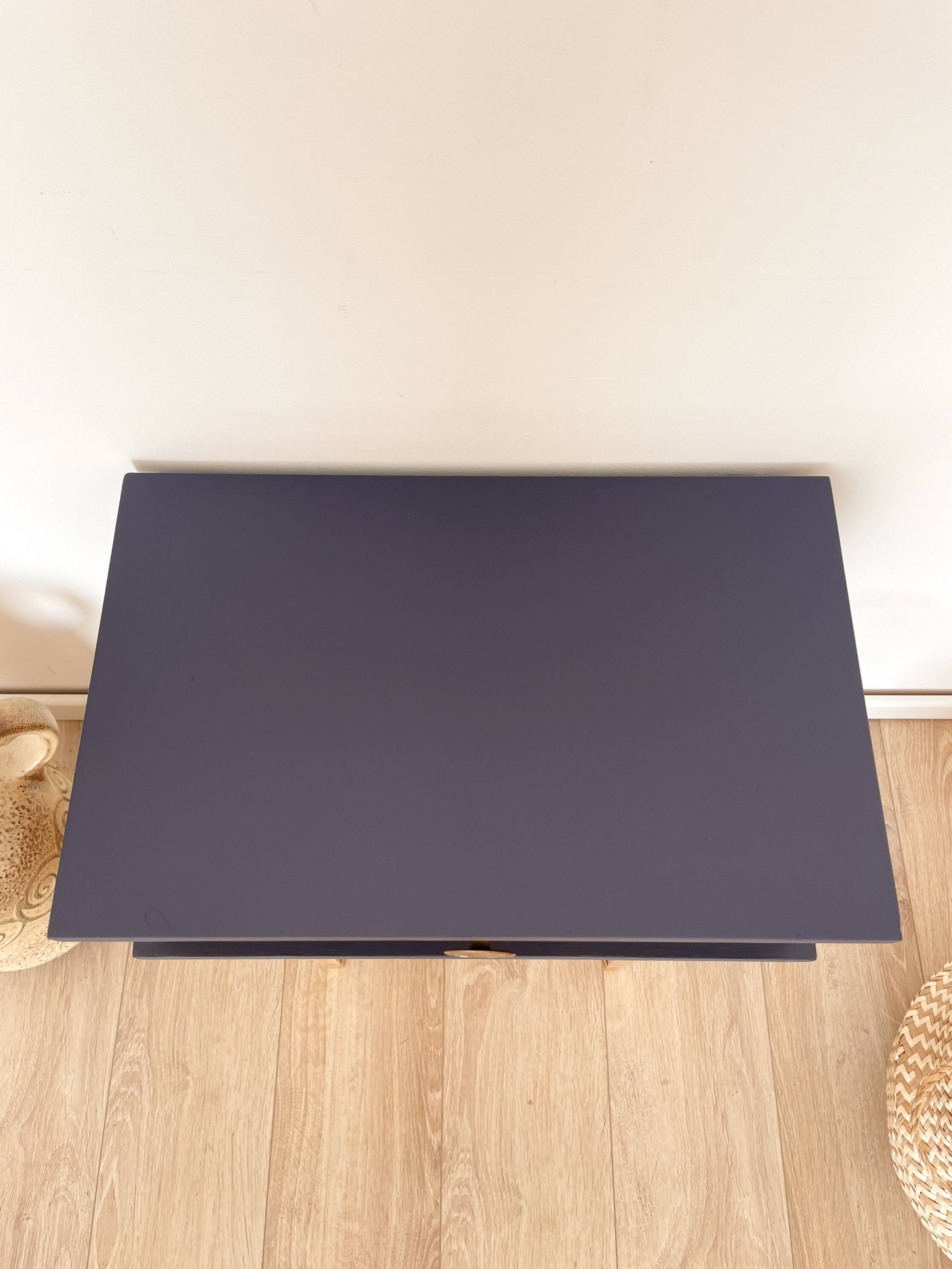 Vintage bedside table, tapered legs - Sèvres blue