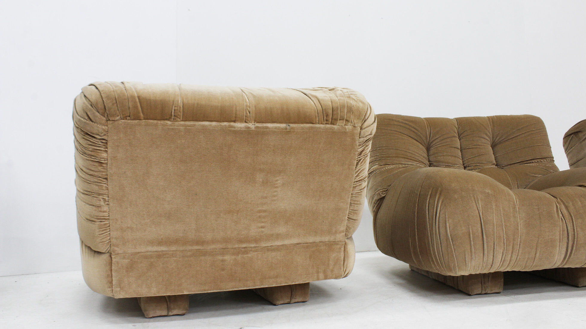 Vintage Italian curved modular sofa by Rossi di Albizzate 1970s