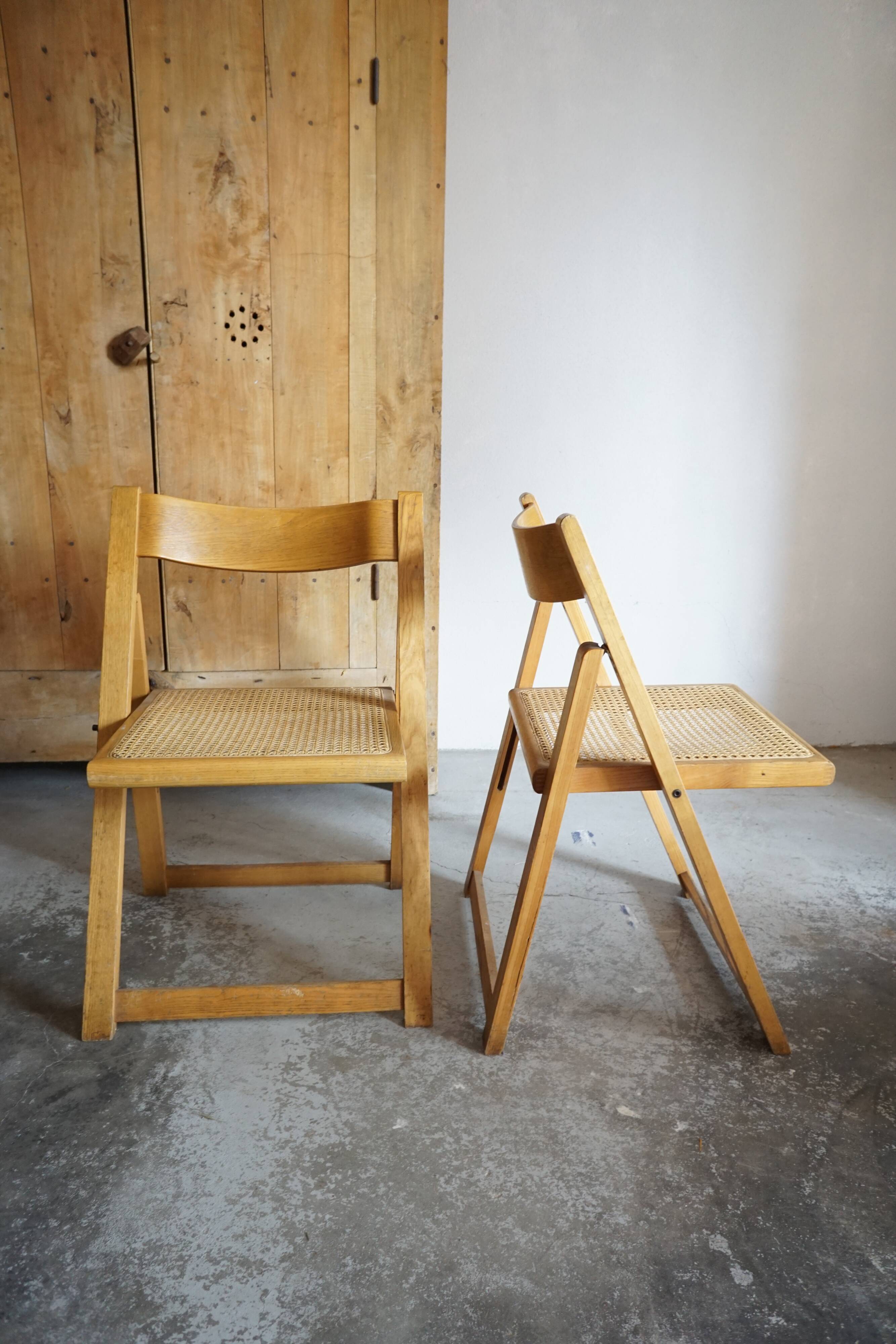 Canney folding chairs