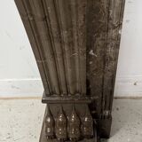 Napoleon III fireplace with claw feet in speckled marble, 19th century.