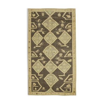 1950s hand-knotted wool turkish beige carpet 154 cm x 284 cm