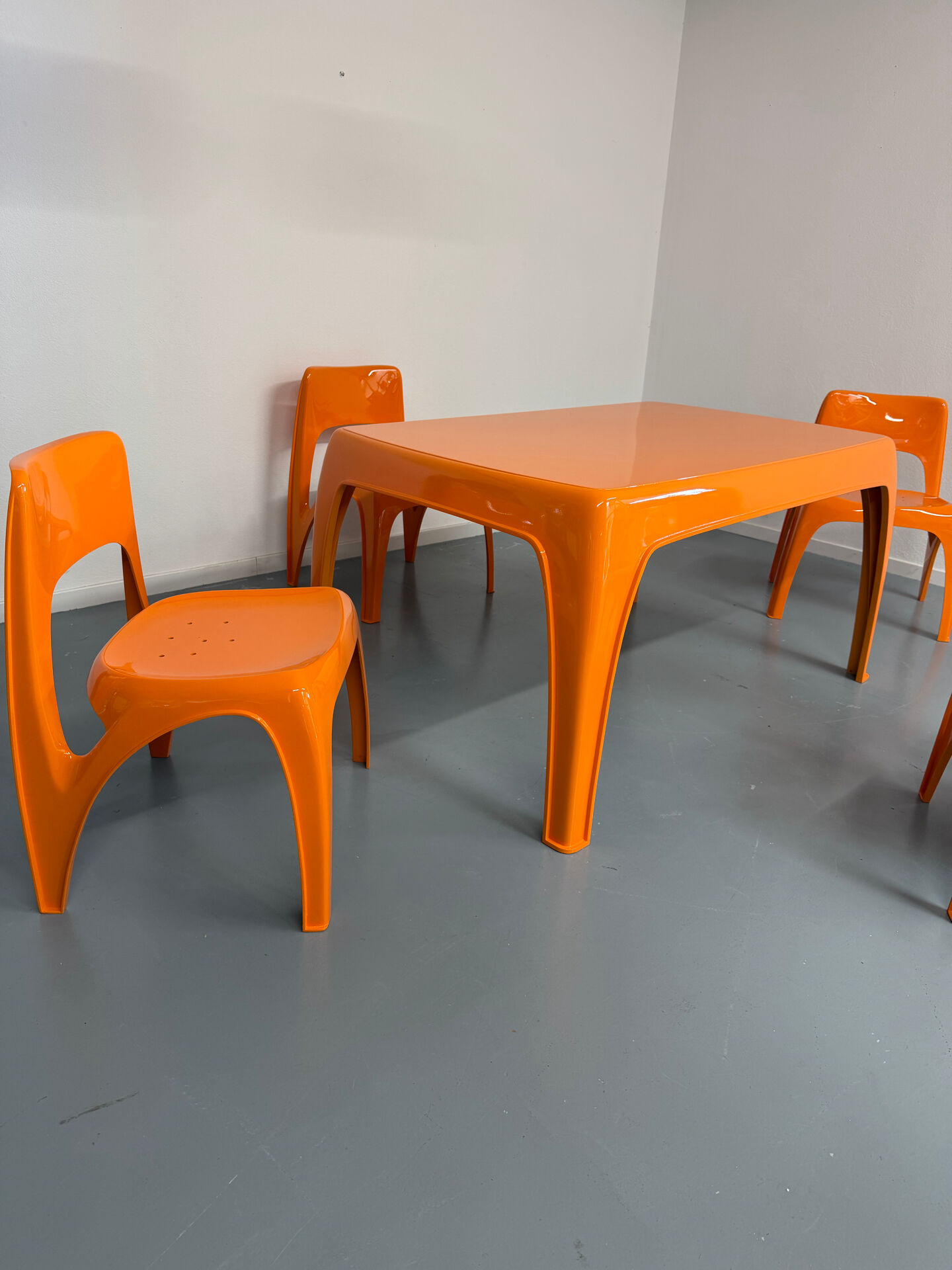Table and 4 dining chairs designed by Preben Fabricius, Interplast, 1970s.
