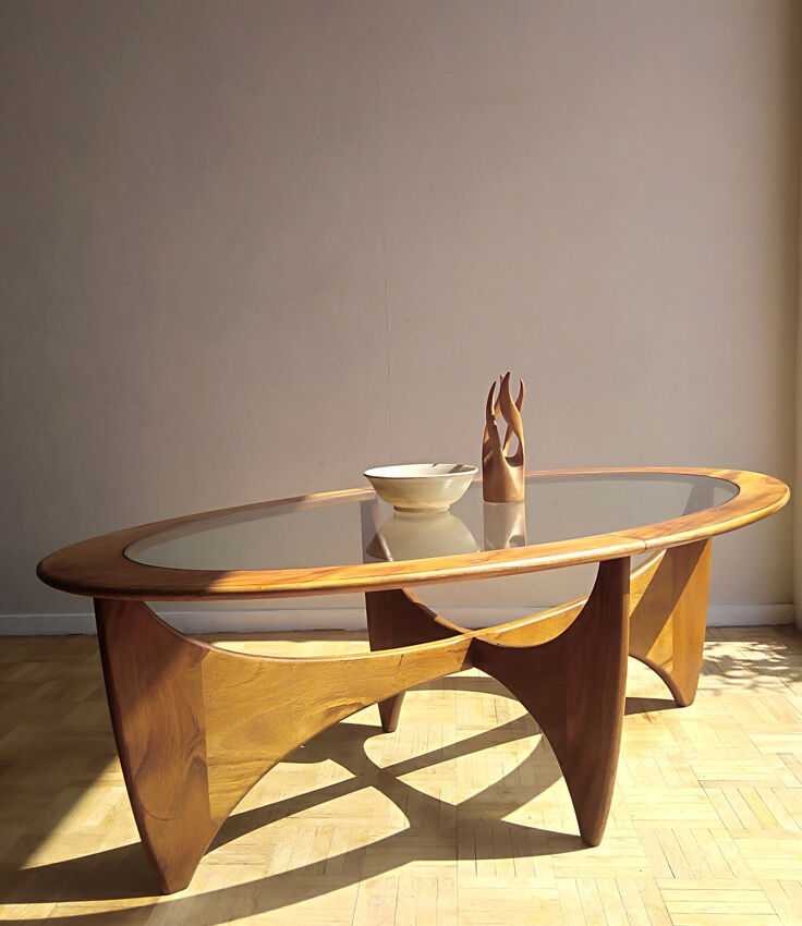 Table basse ovale Astro par Victor Wilkins 1960