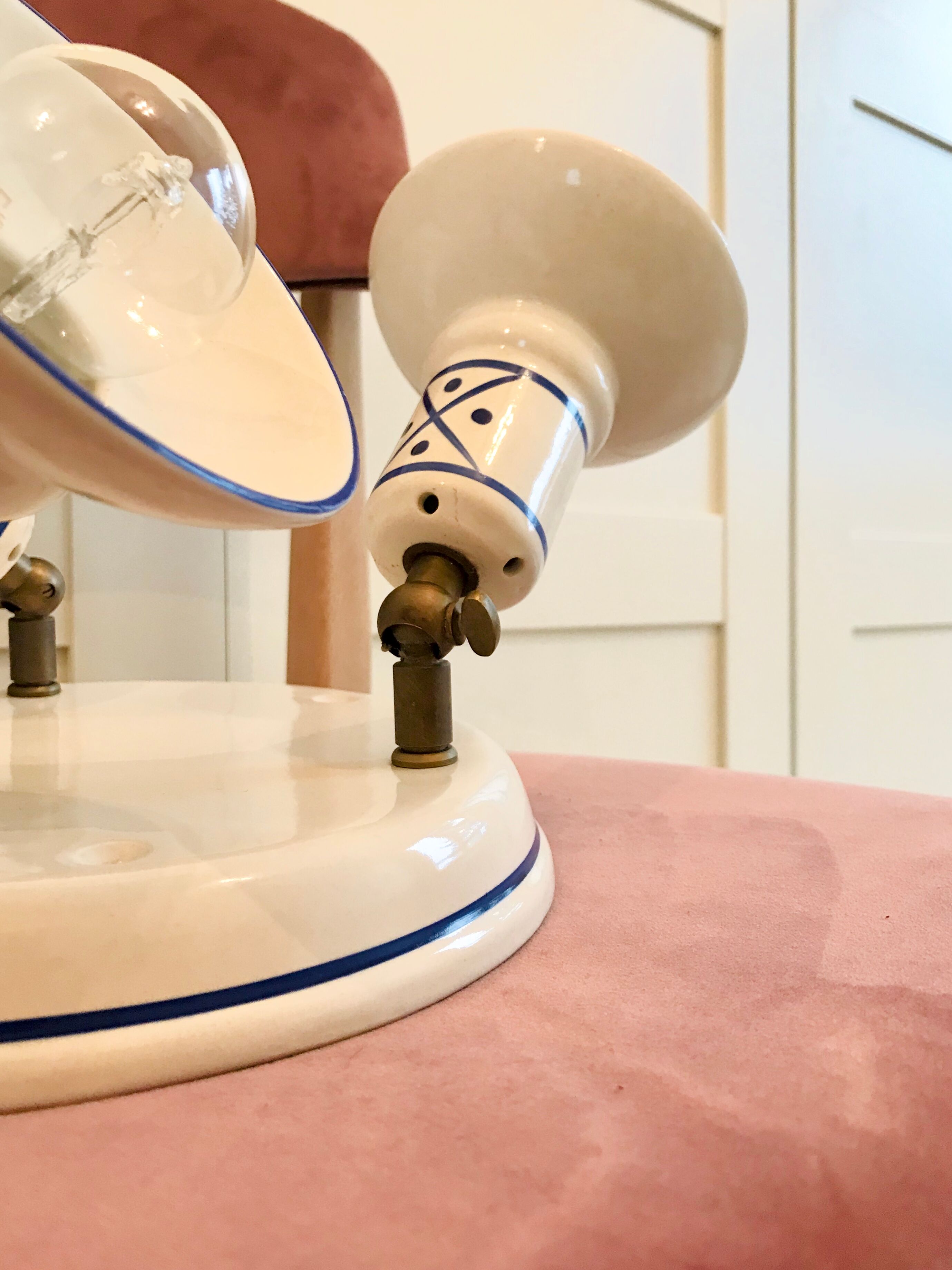 Ceiling 3 steerable bulbs