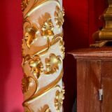 Italian Pedestal Column in White Lacquer and Gold Leaf