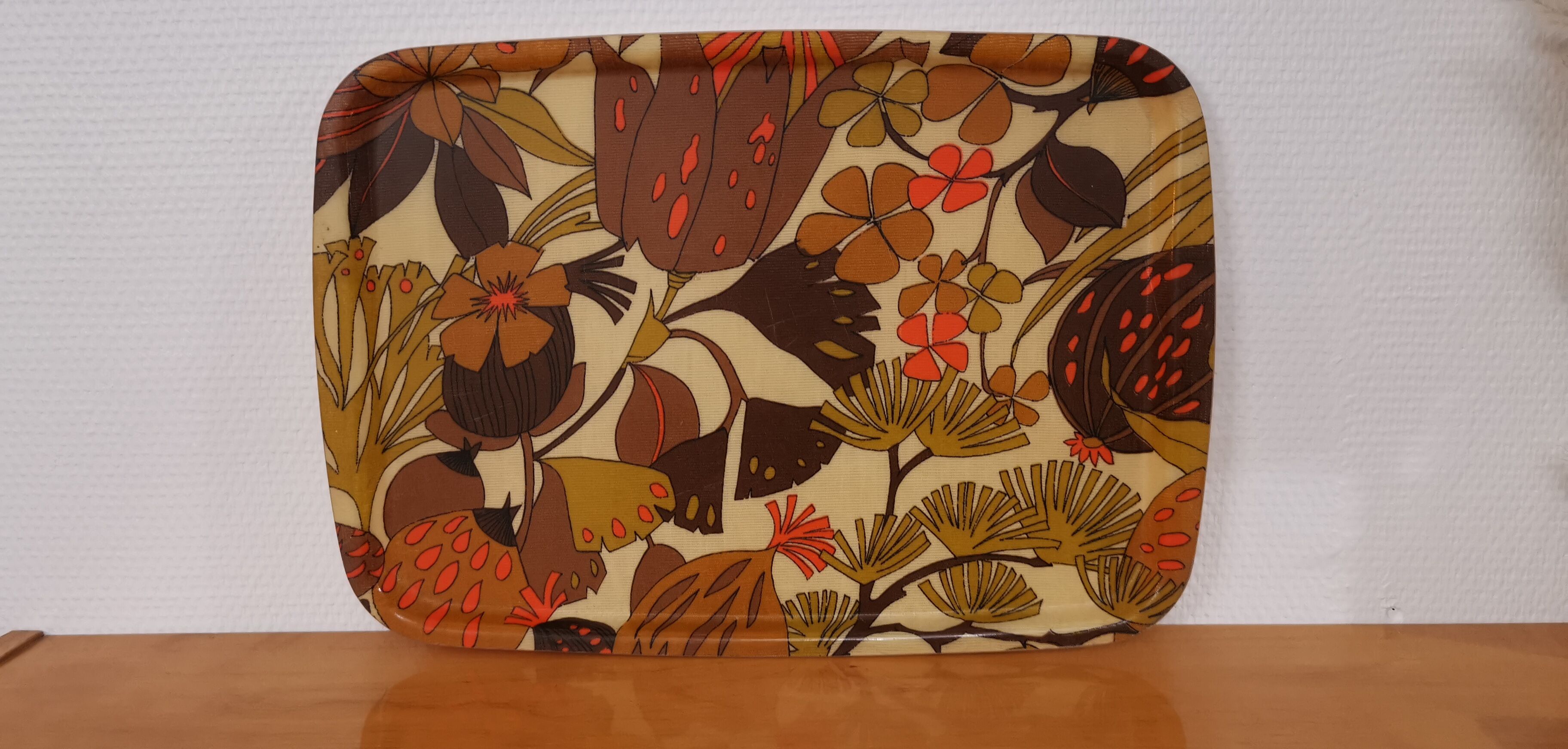 Fiberglass top, 70'S psychedelic flower pattern