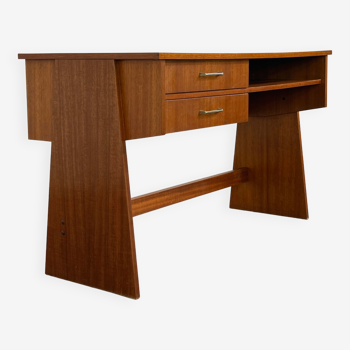 Bureau moderniste et double face des années 50 - 60