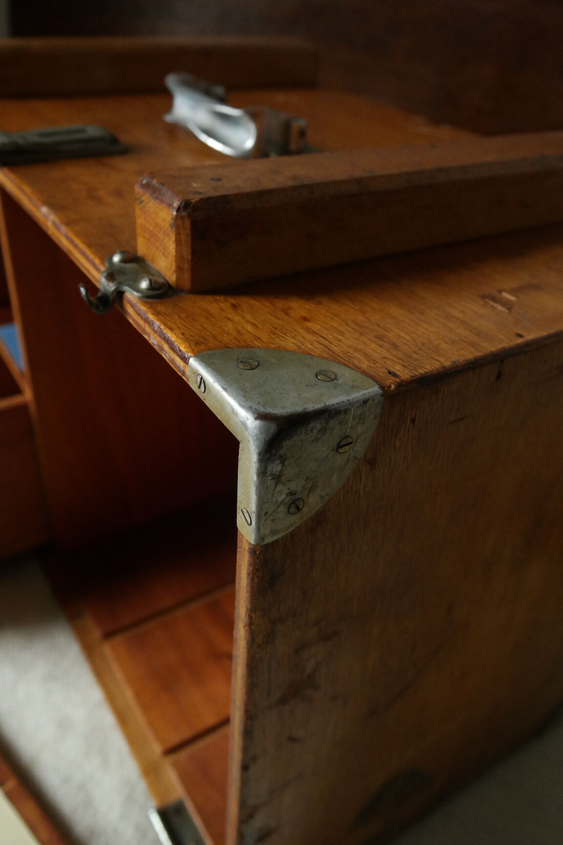 Caisse, vintage wood business firm