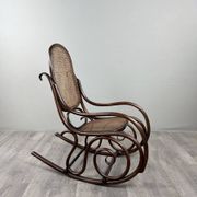Fauteuil à bascule en bois courbé de style Thonet, XXe Siècle