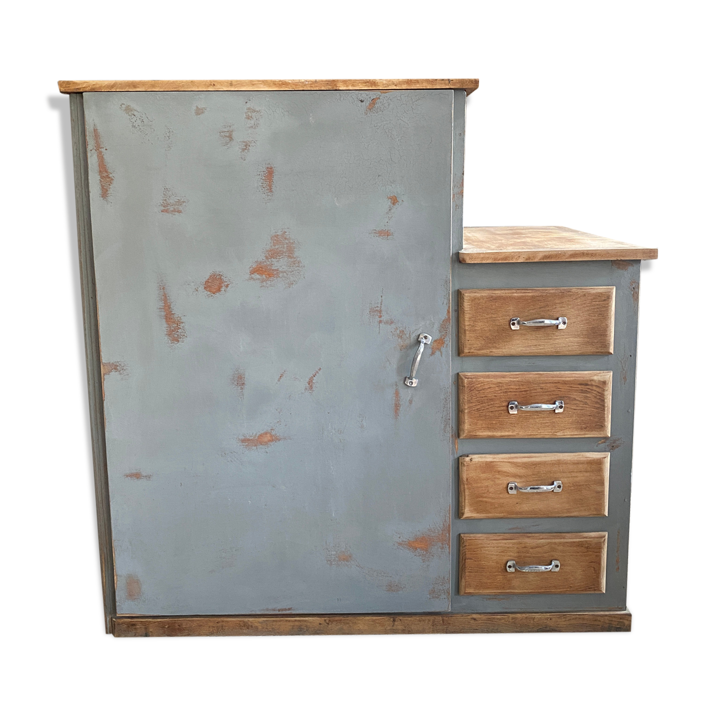 Asymmetrical chest of drawers