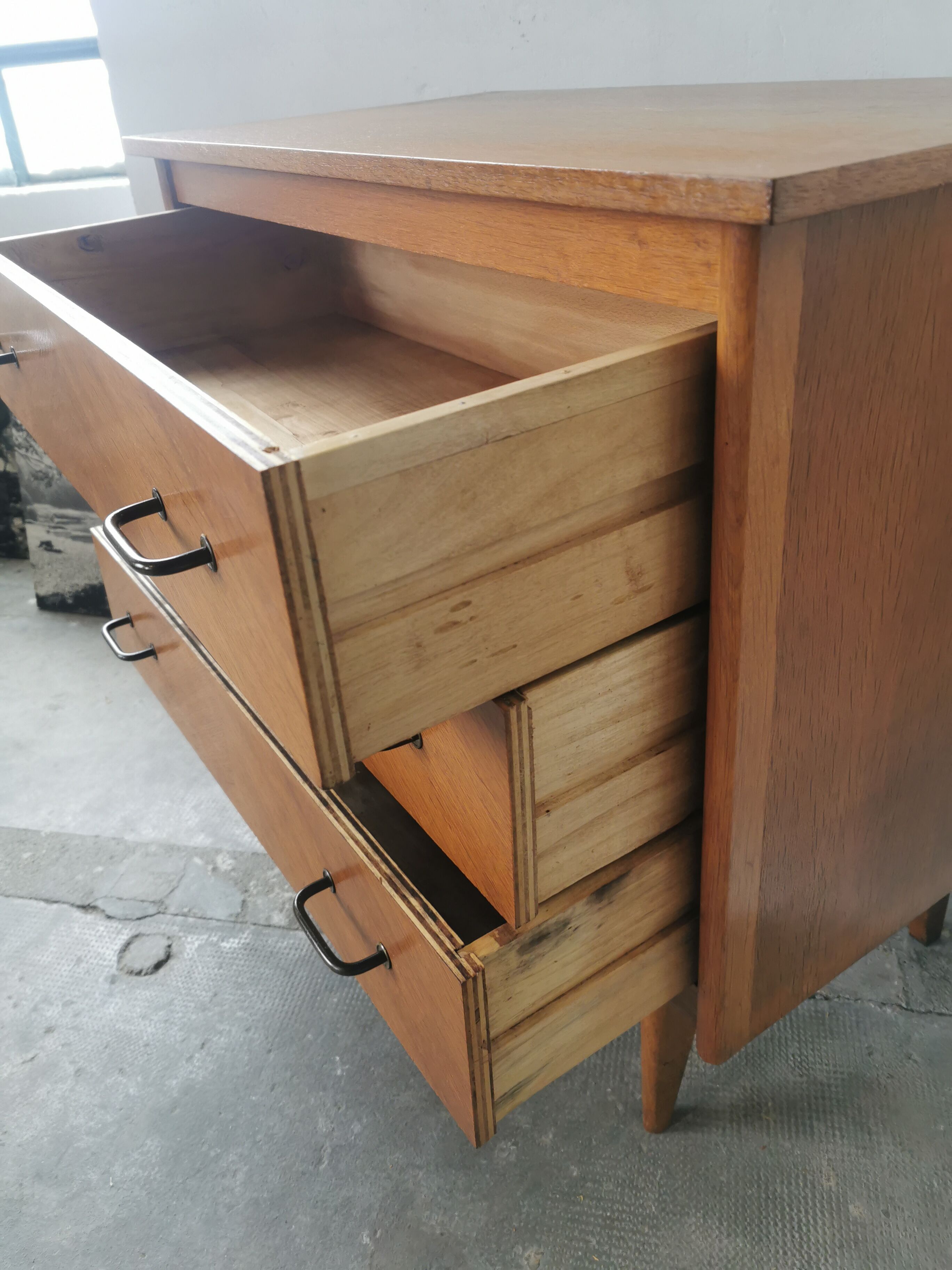 Chest of drawers from the 50s, compass feet