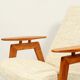 Fauteuil vintage moderne design par J.Smidek blanc beige revêtement bois naturel