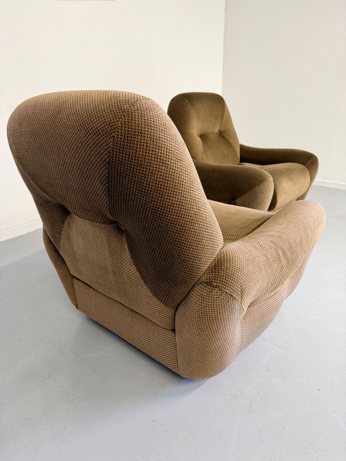 Lot of 2 cosy fabric armchairs, French design, vintage 1970s.