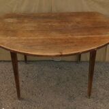 Round farm table with extensions
