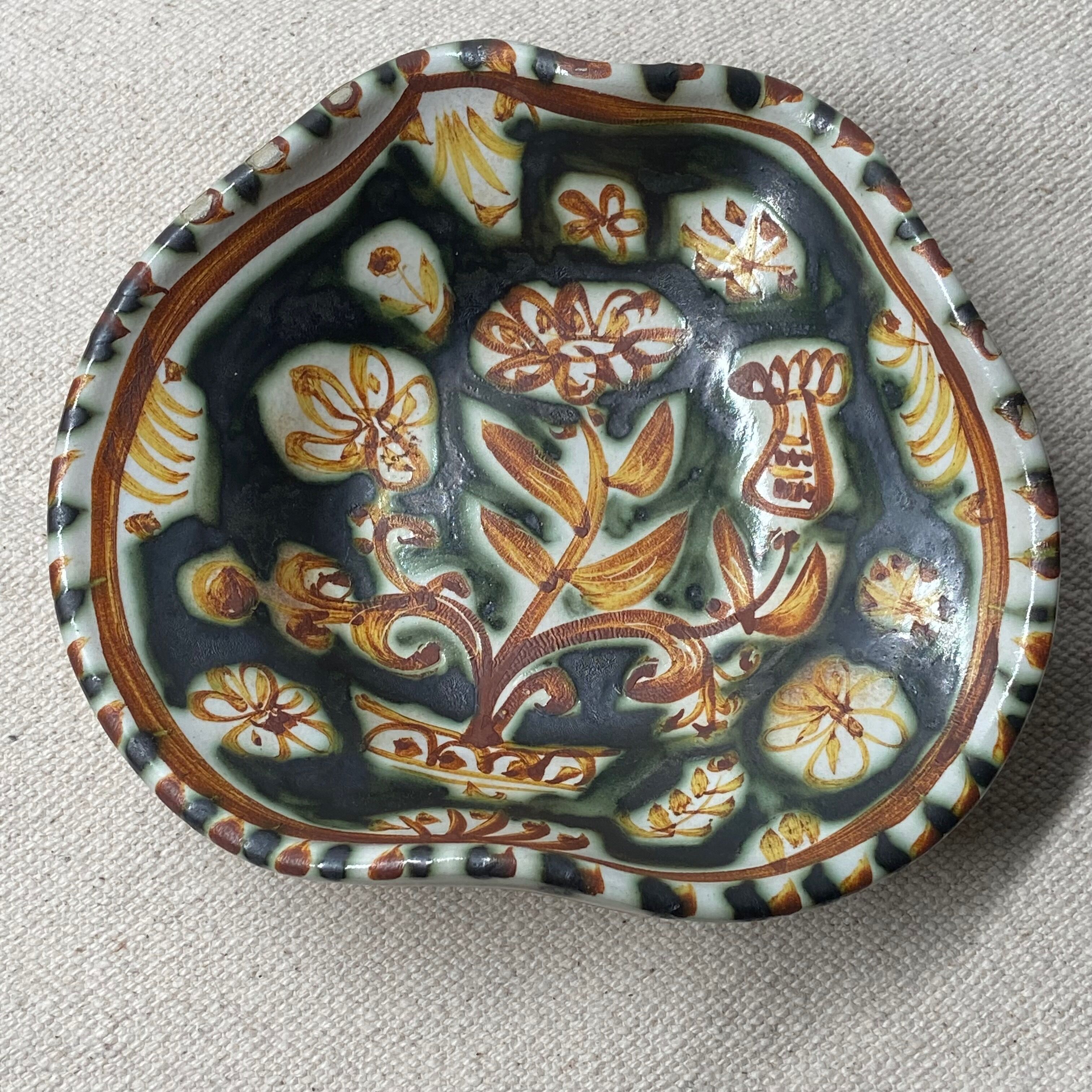 Empty pocket in ceramic Quimper signed Paul Yvain