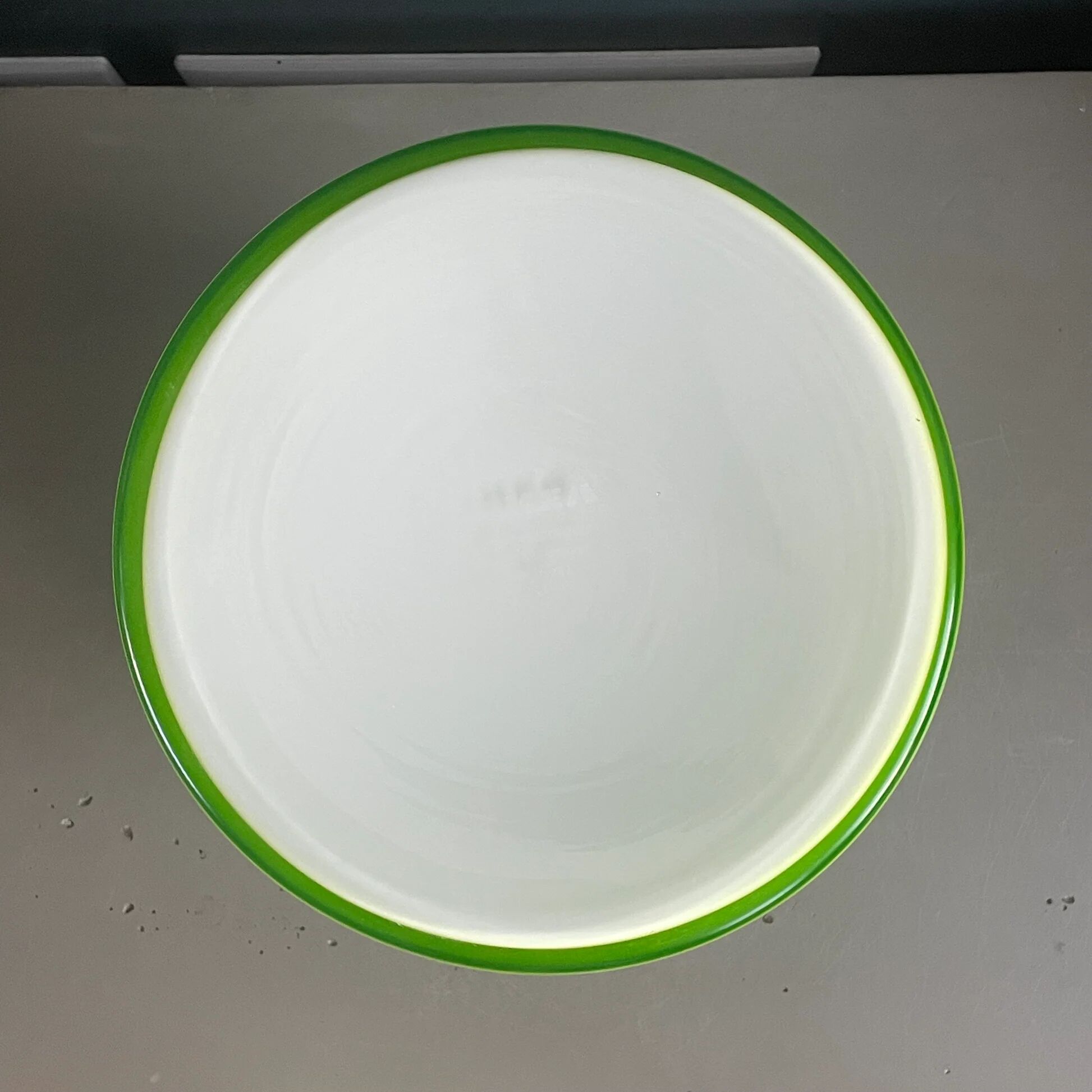 Vase diabolo par Anne Nilsson pour IKEA