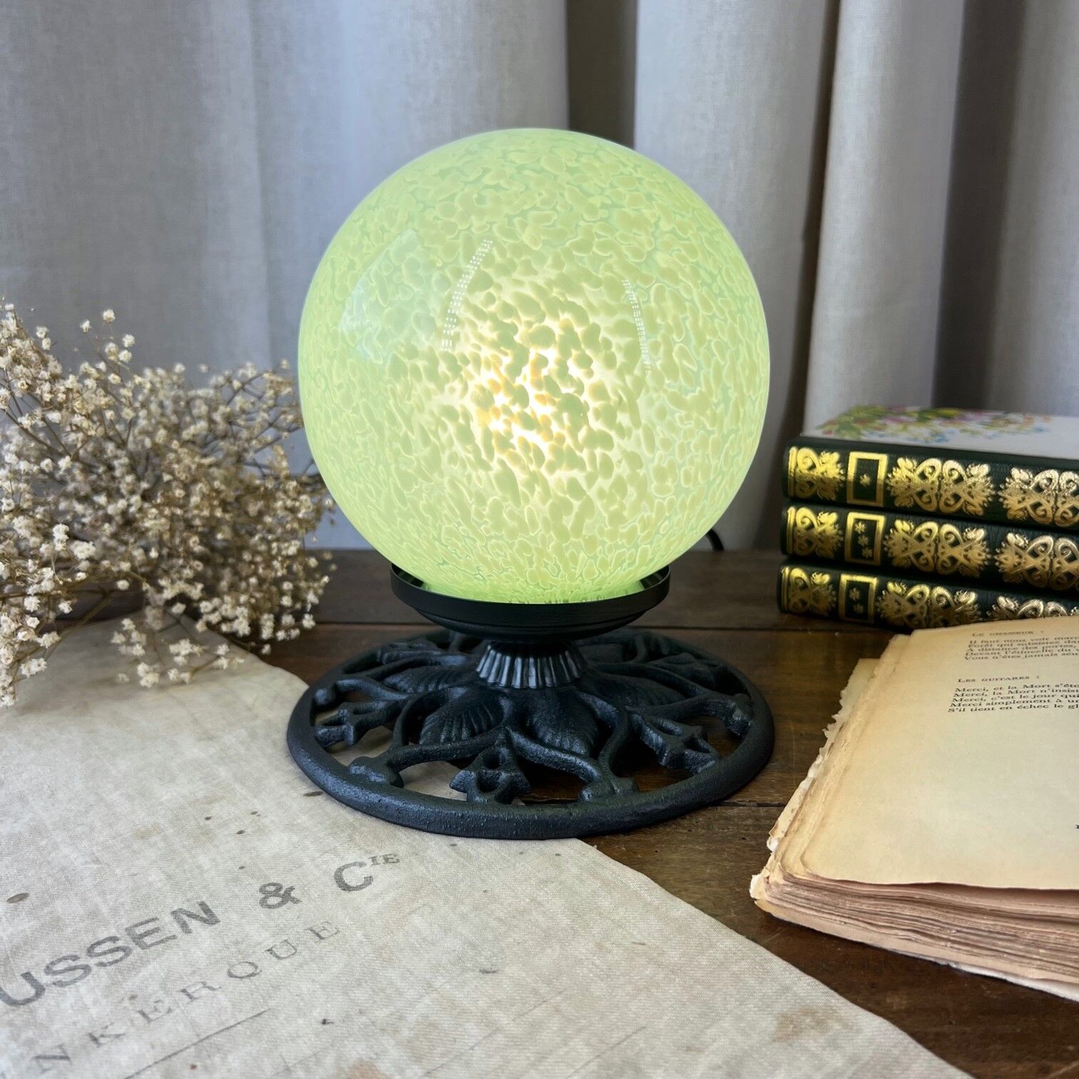Table lamp "The Green Moon"