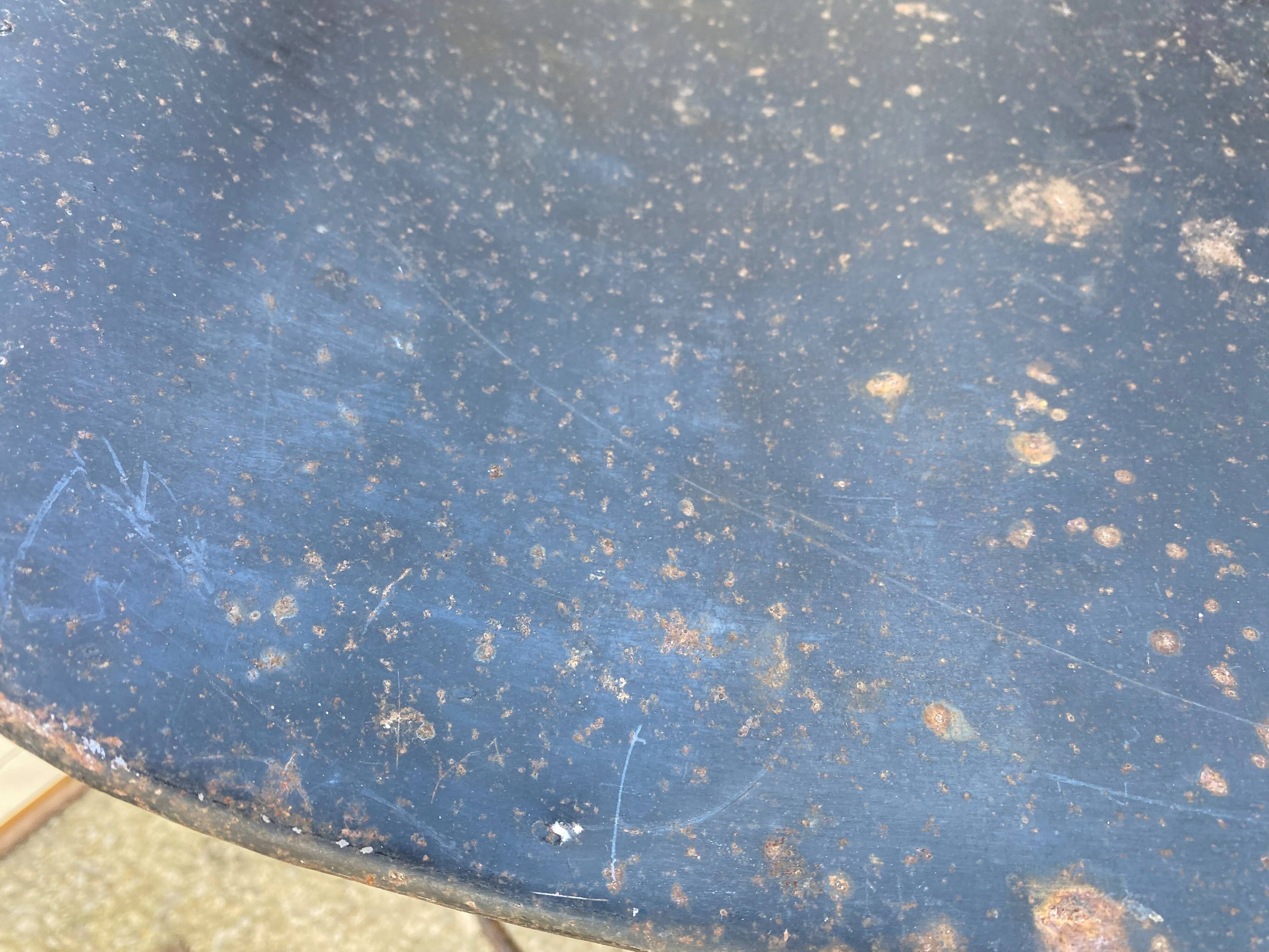 Paire de tabourets de bar pivotants artisanaux en métal de style industriel, 1950