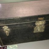 Old car trunk Malleauto