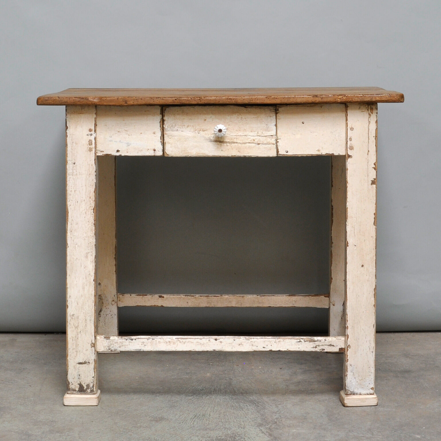 Small pine table Selency