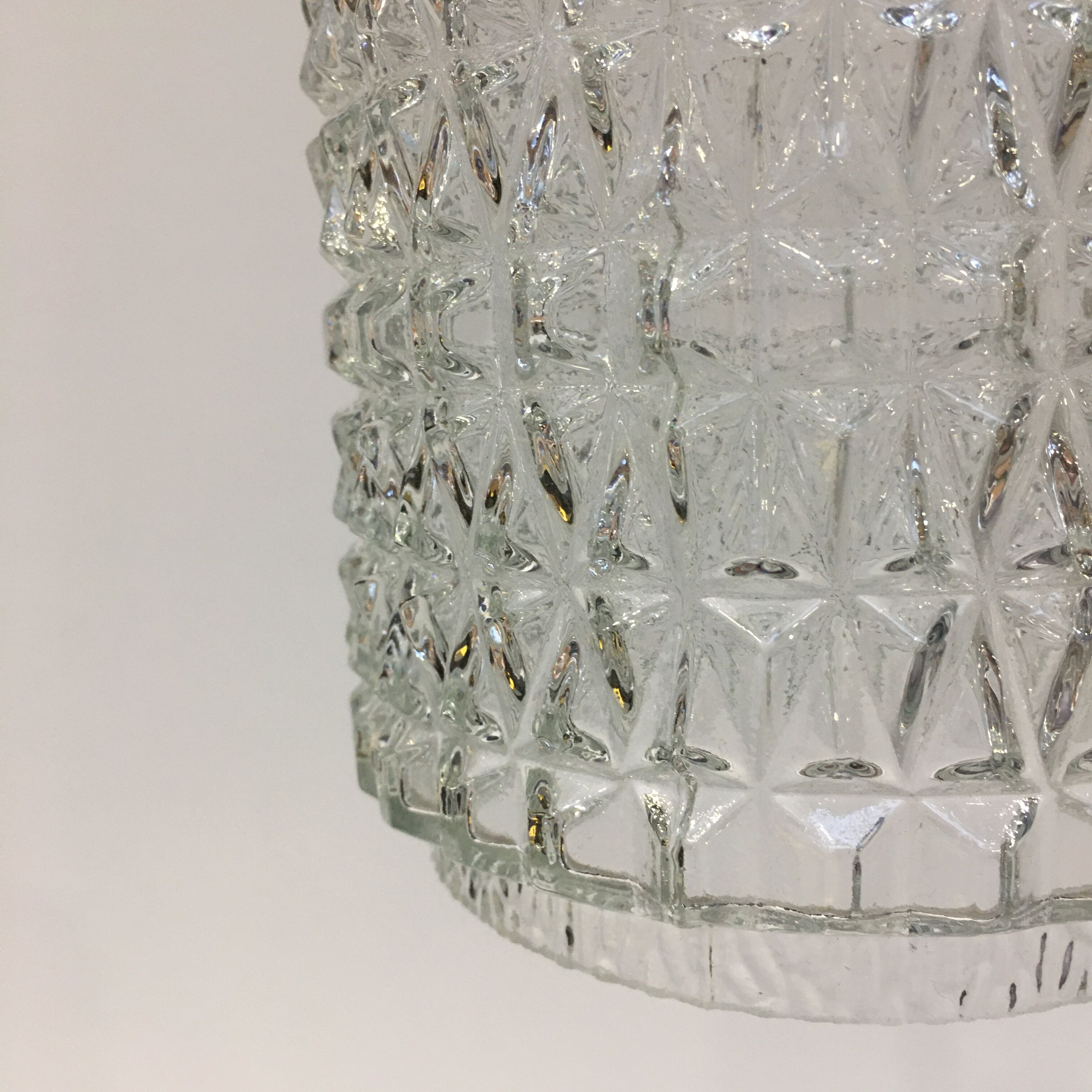 Transparent glass hanging lamp diamond tip pattern
