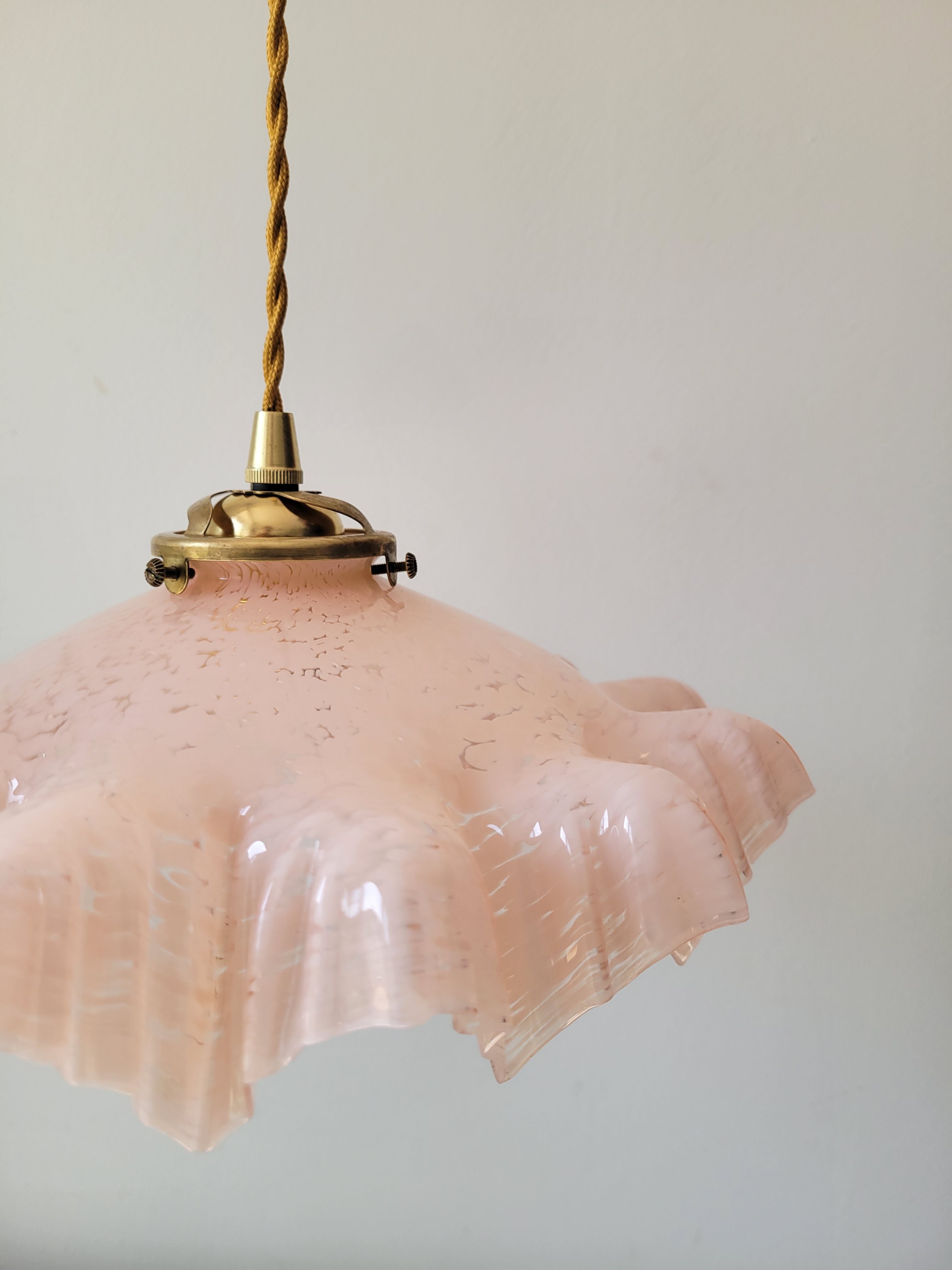 Suspension en verre de Clichy rose