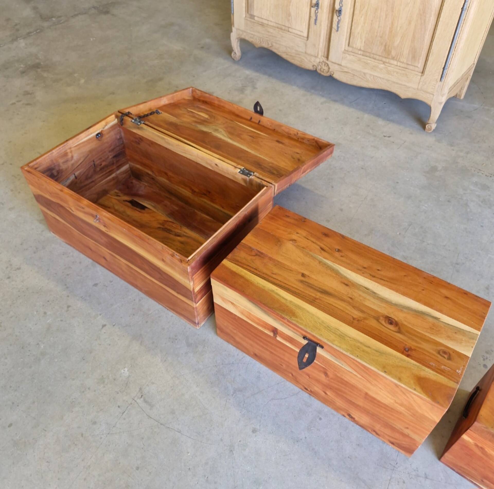 3 nesting chests in solid acacia
