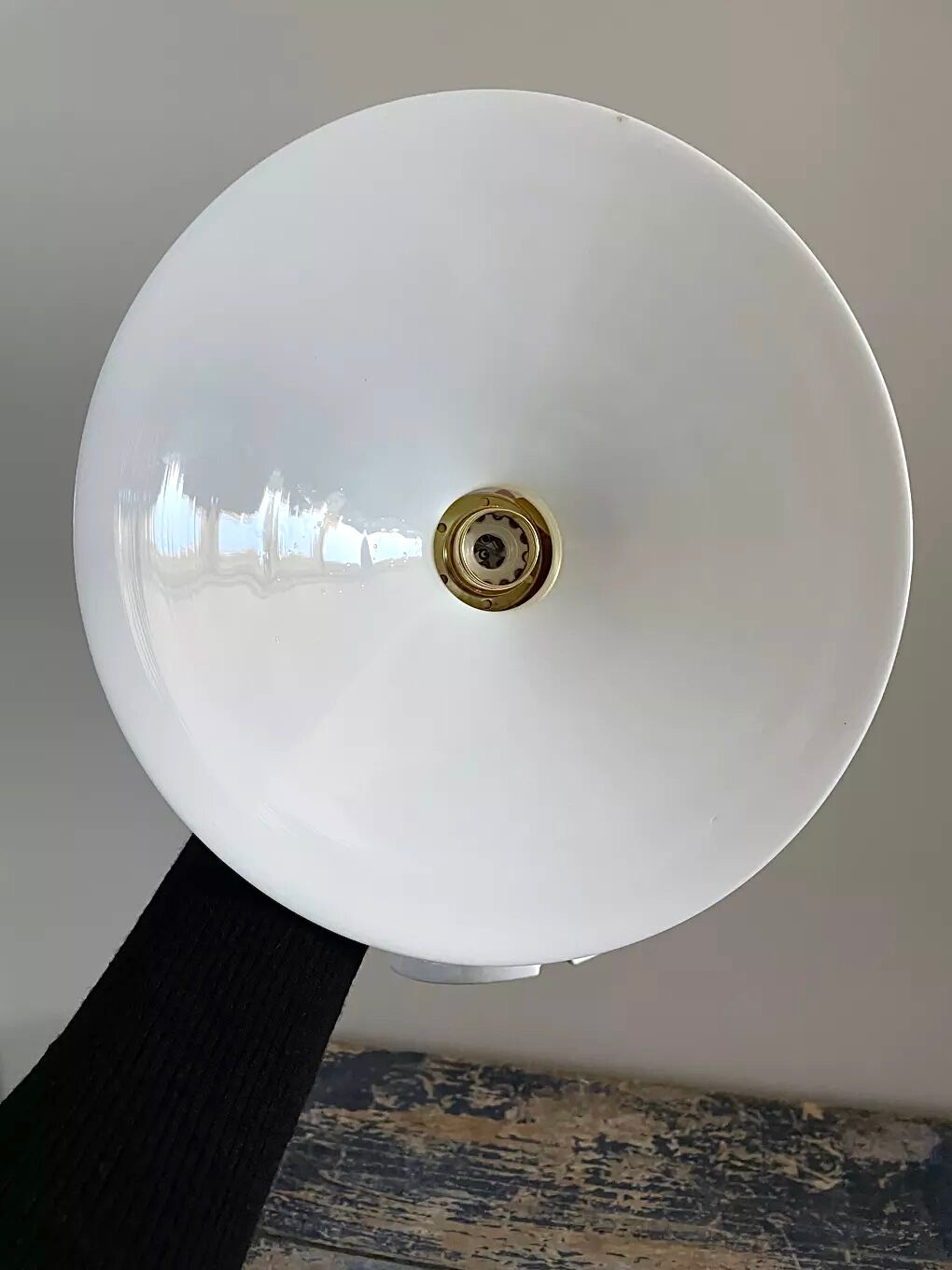 White opaline wall lamp