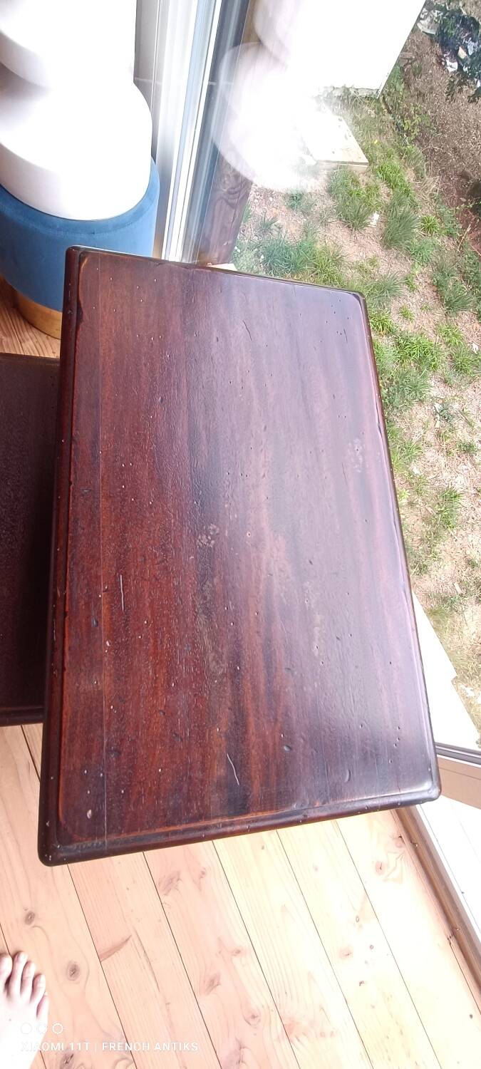 nesting tables made of oak. Turned wooden legs.