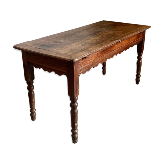 Farm table