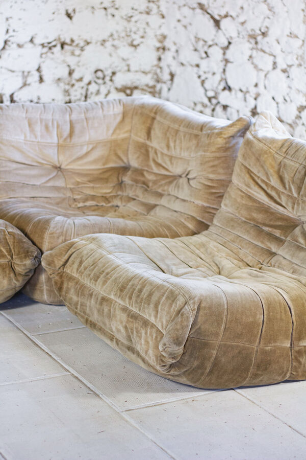 Chauffeuse d'angle Togo velours beige par Michel Ducaroy pour Ligne Roset